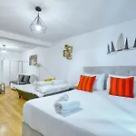 And Beautiful Apartment Lisbon