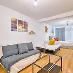 Apartment And Beautiful Lisbon