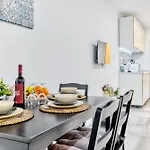 Apartment And Beautiful Lisbon