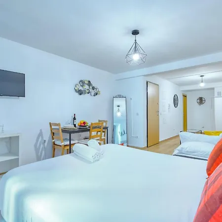 And Beautiful Apartmán