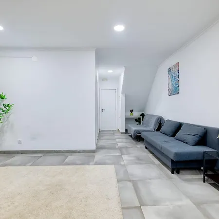 And Beautiful Apartmán