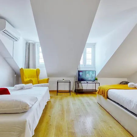 And Beautiful Apartmán